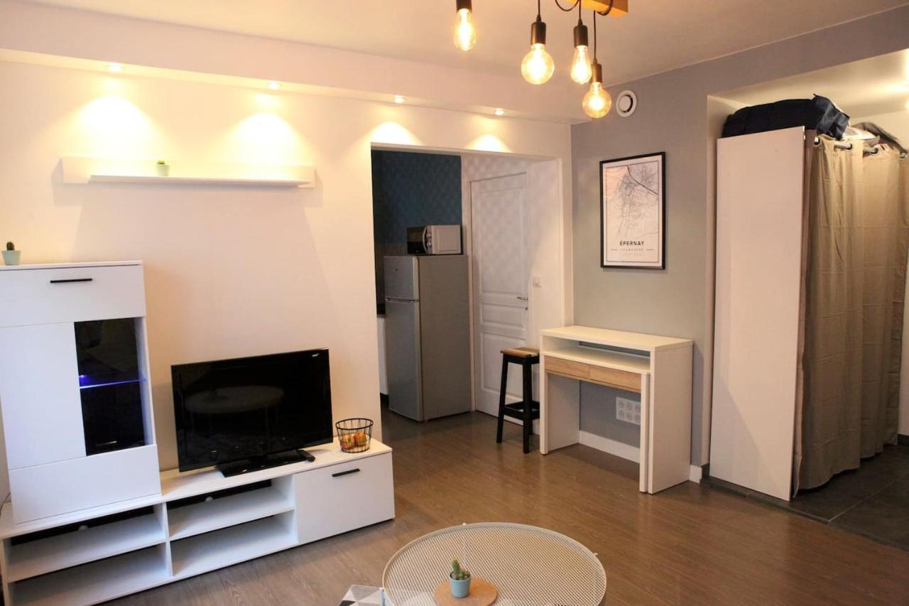 Studio Hyper Centre Ville Epernay - Champagne Bagian luar foto