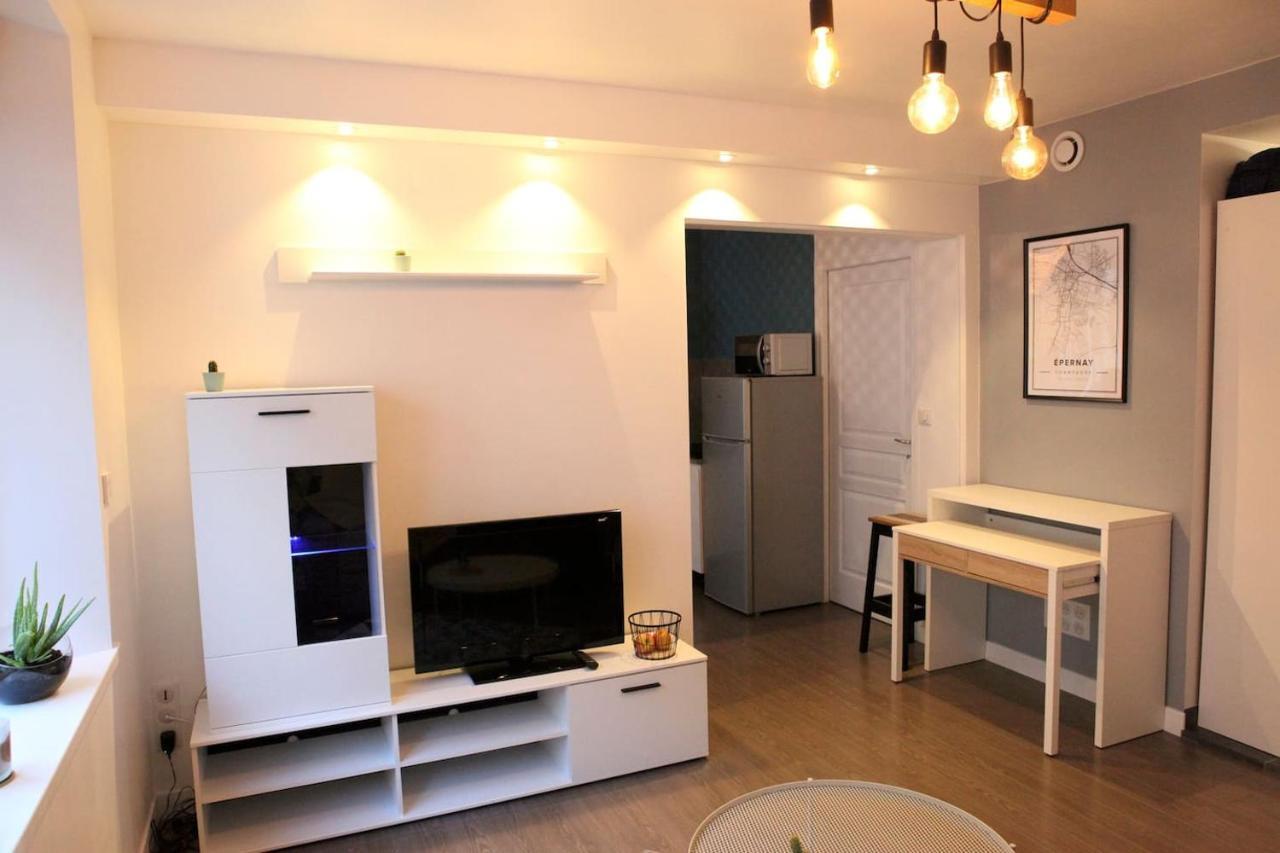 Studio Hyper Centre Ville Epernay - Champagne Bagian luar foto
